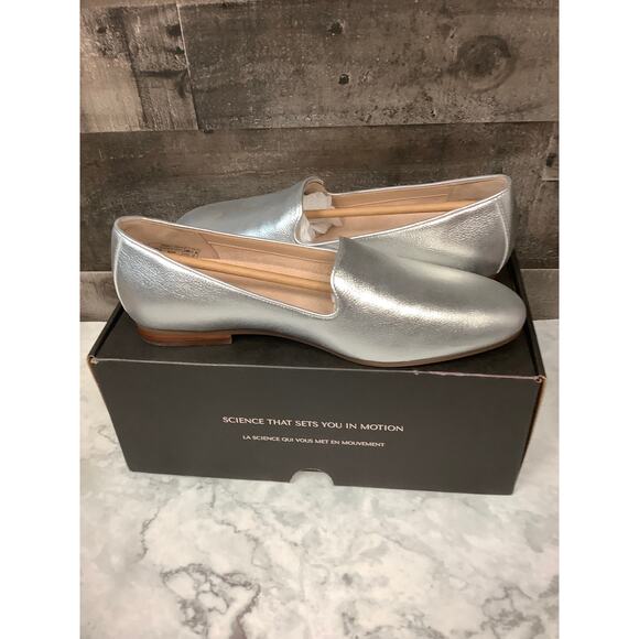 Vionic Womens 7.5W Silver Leather Willa II Slip On Loafers Comfort Casual LB7-24 - Picture 7 of 12